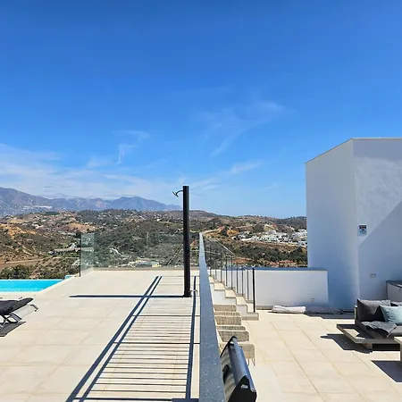 Apartment Penthouse With Extensive Terraces And A Private Plunge Pool La Cala De Mijas