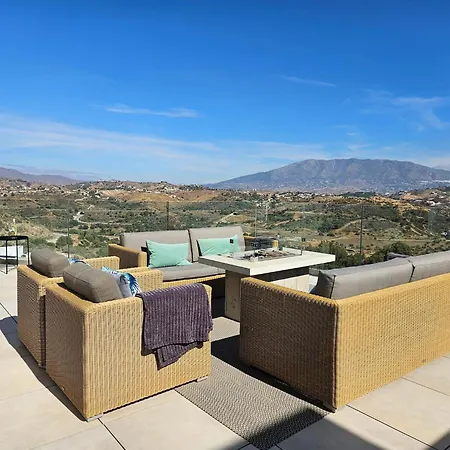 Apartment Penthouse With Extensive Terraces And A Private Plunge Pool La Cala De Mijas